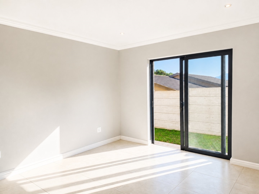 3 Bedroom Property for Sale in Fraaiuitsig Western Cape